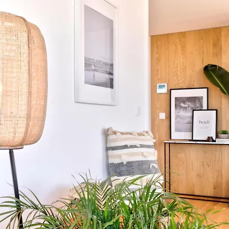 The Sweet Ocean Apartment *